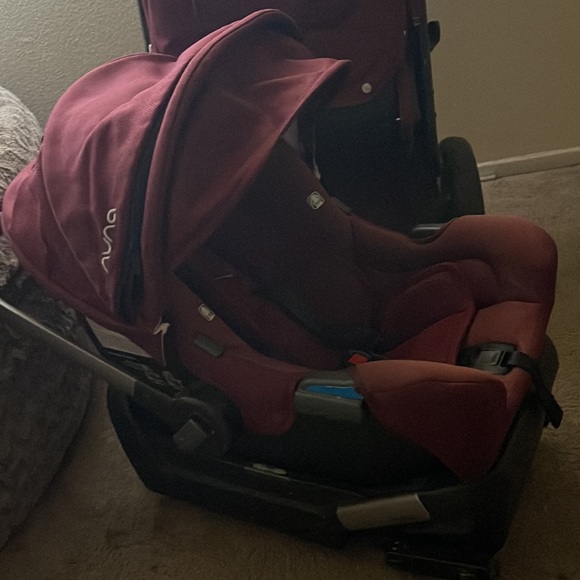 Nuna Mixx2 stroller with car seat set. - Picture 2 of 2